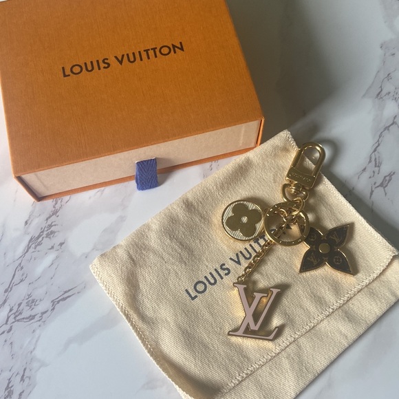 Louis Vuitton Accessories - 🇫🇷LOUIS VUITTON PINK BAG CHARM /Key